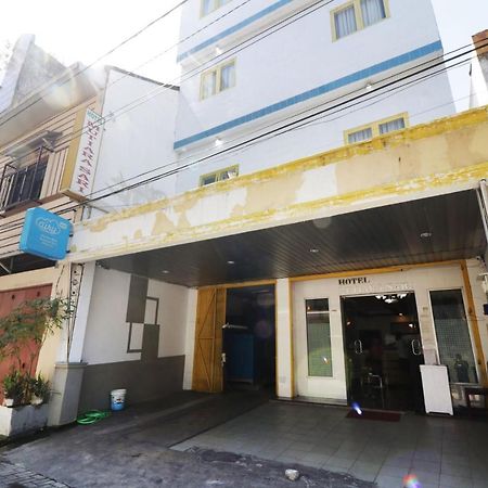 Mutiara Sari Hotel Makassar Esterno foto