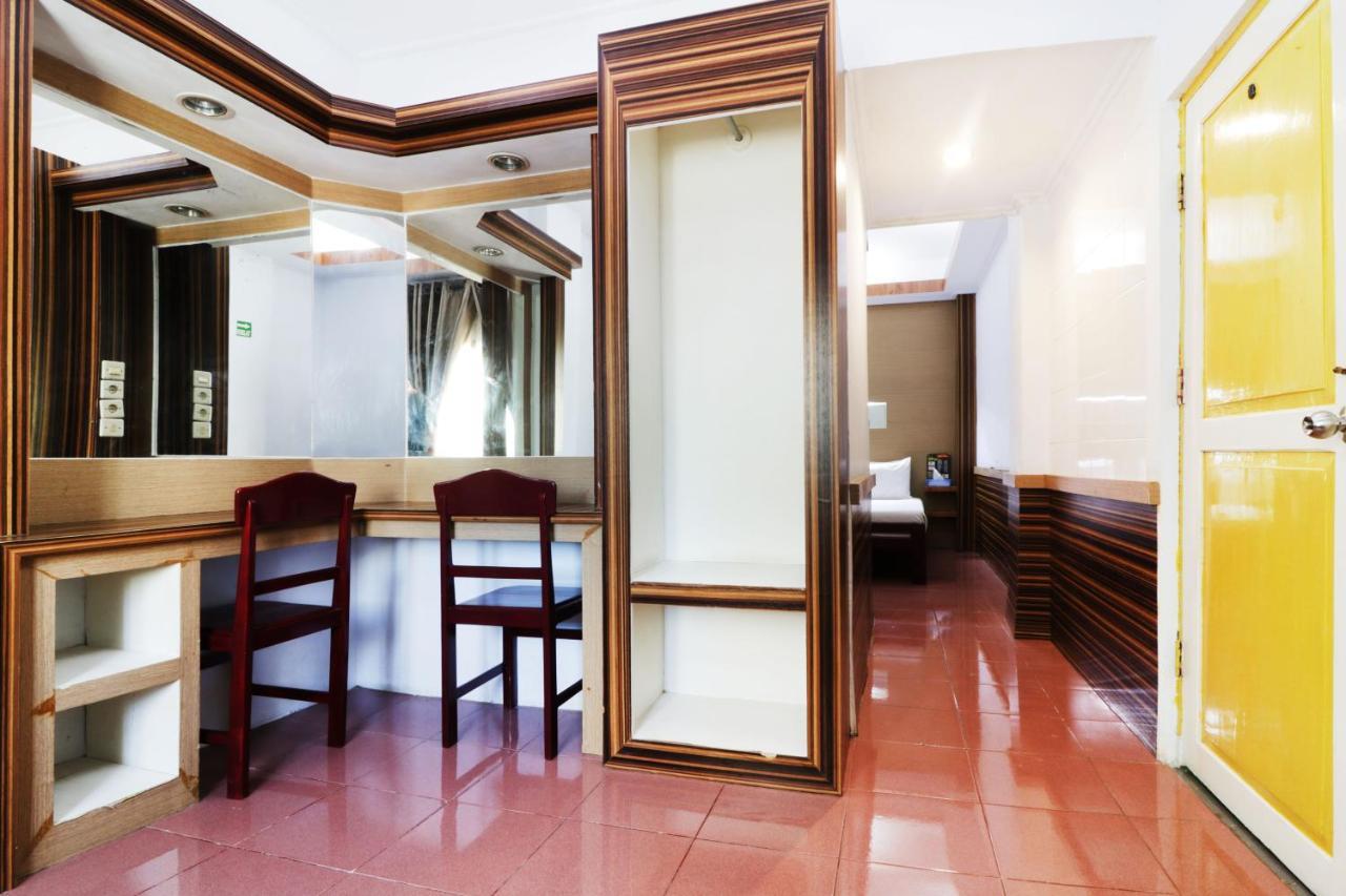 Mutiara Sari Hotel Makassar Esterno foto